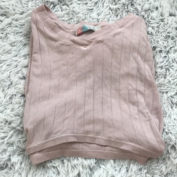 Brandy Melville Tops - Pink crop top Brandy Melville Tops - Pink crop top